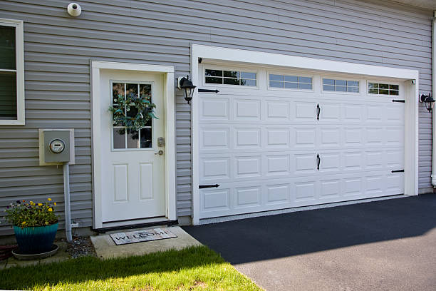 24/7 Emergency Garage Door Panel Replacement experts in Fincastle, TN